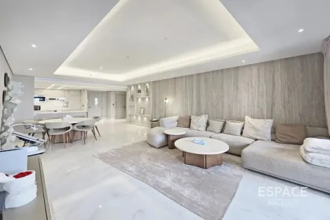 Apartment in Palm Jumeirah, Dubai, UAE 2 bedrooms, 177 sq.m. № 649967 - photo 2