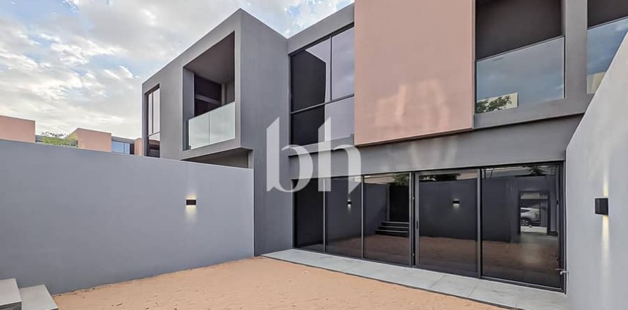 Řadový dům v Tilal City, Sharjah, SAE 2 ložnice, 183 m² Č.: 642914