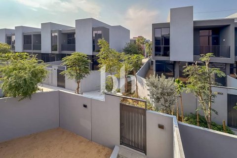 Kaupunkipientalo Tilal City, Sharjah, Arabiemiraatit 3 makuuhuonetta, 218 m2 № 642911 - kuva 23