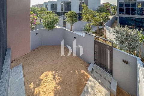 Kaupunkipientalo Tilal City, Sharjah, Arabiemiraatit 3 makuuhuonetta, 218 m2 № 642911 - kuva 22