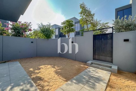 Kaupunkipientalo Tilal City, Sharjah, Arabiemiraatit 3 makuuhuonetta, 218 m2 № 642911 - kuva 13