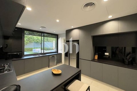 Villa para venda em Tilal City, Sharjah, EAU 5 quartos, 936 m2 № 642915 - foto 1