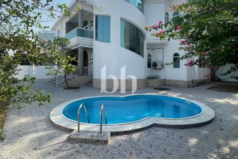 Vila v Sharjah, SAE 5 spální, 541 m2 č. 642912 - Fotografia 3