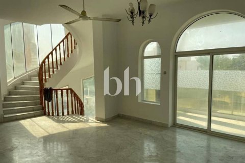 Vila v Sharjah, SAE 5 spální, 541 m2 č. 642912 - Fotografia 10