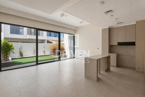 Townhouse in Mohammed Bin Rashid City, Dubai, UAE 3 bedrooms, 136.85 sq.m. № 761486 - photo 1