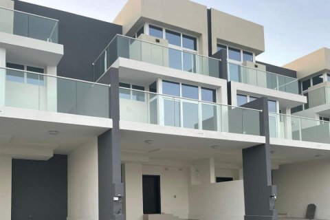 טאונהאוס להשכרה ב DAMAC Hills (Akoya by DAMAC), Dubai, איחוד האמירויות  5 חדרי שינה, 112 מ"ר, מספר 677355 - תמונה 7