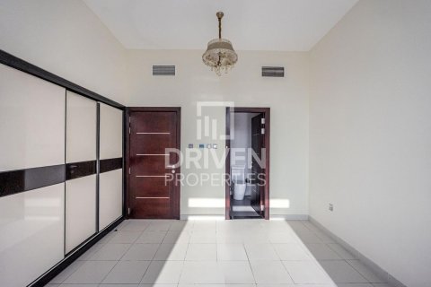Apartment in Dubai Studio City, Dubai, UAE 3 bedrooms, 153 sq.m. № 653138 - photo 5