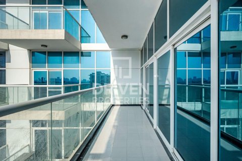 Apartment in Dubai Studio City, Dubai, UAE 3 bedrooms, 153 sq.m. № 653138 - photo 18