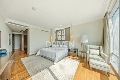 Apartment in Downtown Dubai (Downtown Burj Dubai), Dubai, UAE 4 bedrooms, 251.21 sq.m. № 768539 - photo 8