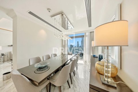 Apartment in Downtown Dubai (Downtown Burj Dubai), Dubai, UAE 4 bedrooms, 251.21 sq.m. № 768539 - photo 4