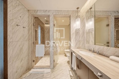 Apartment in Downtown Dubai (Downtown Burj Dubai), Dubai, UAE 4 bedrooms, 251.21 sq.m. № 768539 - photo 17