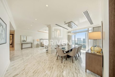 Apartment in Downtown Dubai (Downtown Burj Dubai), Dubai, UAE 4 bedrooms, 251.21 sq.m. № 768539 - photo 1