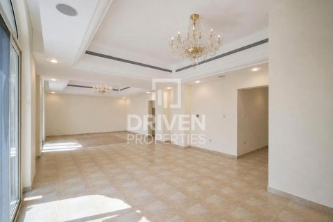 Βίλα σε Dubai Sports City, Dubai, ΗΑΕ 5 υπνοδωμάτια, 920.2 τ.μ. Αρ. 768537 - φωτογραφία 2