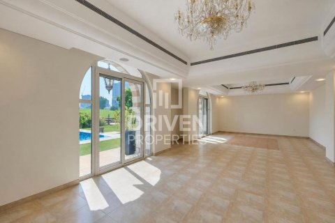 Βίλα σε Dubai Sports City, Dubai, ΗΑΕ 5 υπνοδωμάτια, 920.2 τ.μ. Αρ. 768537 - φωτογραφία 1