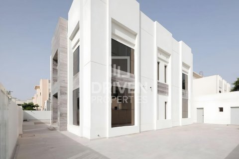 Villa sa Jumeirah, Dubai, UAE 4 silid-tulugan, 668.9 sq.m. № 768535 - larawan 19