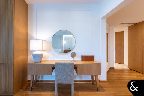 Apartment in Palm Jumeirah, Dubai, UAE 3 bedrooms, 443 sq.m. № 666412 - photo 17