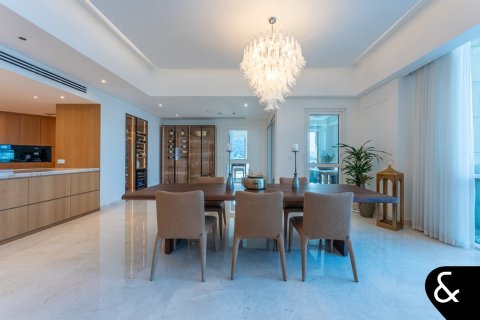 Apartment in Palm Jumeirah, Dubai, UAE 3 bedrooms, 443 sq.m. № 666412 - photo 3