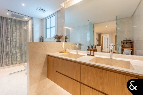 Apartment in Palm Jumeirah, Dubai, UAE 3 bedrooms, 443 sq.m. № 666412 - photo 15