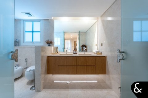 Apartment in Palm Jumeirah, Dubai, UAE 3 bedrooms, 443 sq.m. № 666412 - photo 16