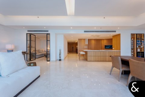 Apartment in Palm Jumeirah, Dubai, UAE 3 bedrooms, 443 sq.m. № 666412 - photo 2