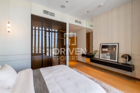 Apartment in Jumeirah, Dubai, UAE 3 bedrooms, 278 sq.m. № 683176 - photo 24