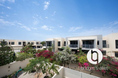 Villa til leje i Dubai Hills Estate, Dubai, UAE 3 soveværelser, 194 kvm № 697383 - foto 2