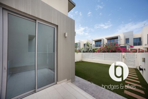 Villa in Dubai Hills Estate, UAE 3 bedrooms, 194 sq.m. № 697383
