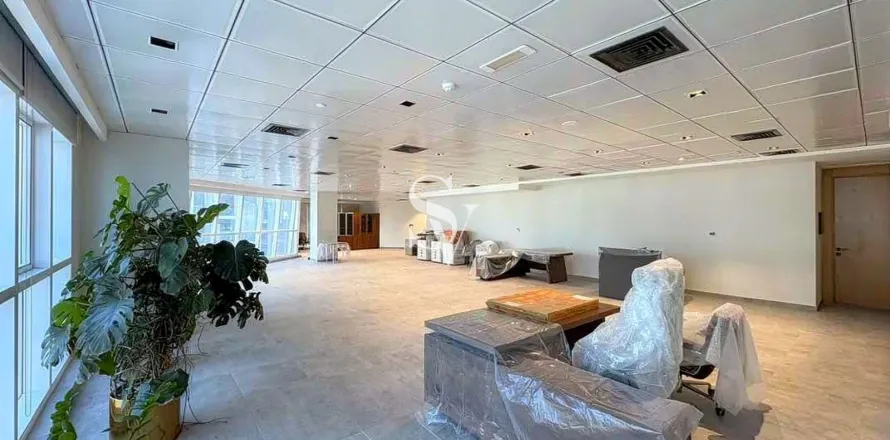 Oficiu în Business Bay, Dubai, EAU 325 mp.  №726585