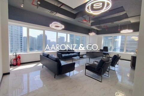 Business Bay、Dubai、UAE にあるオフィスの賃貸物件 135 m2、No678723 - 写真 19