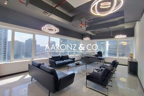 Business Bay、Dubai、UAE にあるオフィスの賃貸物件 135 m2、No678723 - 写真 16