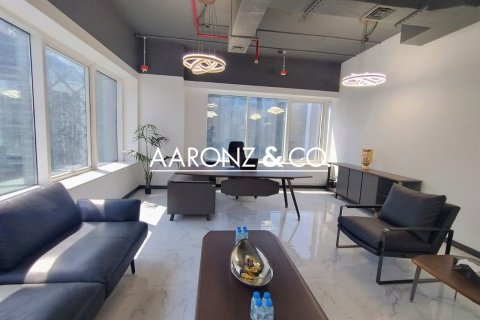 Business Bay、Dubai、UAE にあるオフィスの賃貸物件 135 m2、No678723 - 写真 5