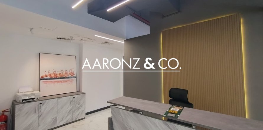 Business Bay、Dubai、UAEにあるオフィス 135 m2 No678723