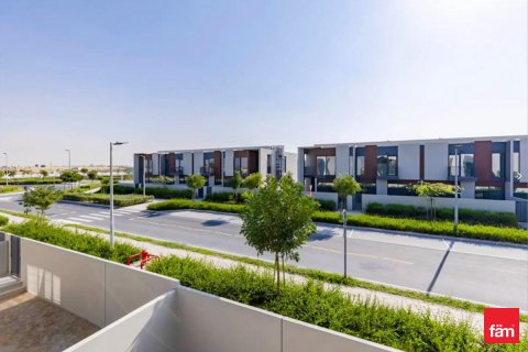 Villa te huur in Dubai, VAE 3 slaapkamers, 180 vr.m., nr 679895 - foto 11