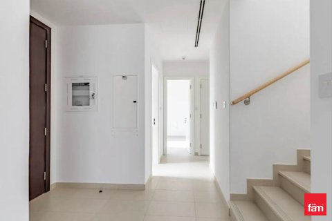 Villa te huur in Dubai, VAE 3 slaapkamers, 180 vr.m., nr 679895 - foto 9