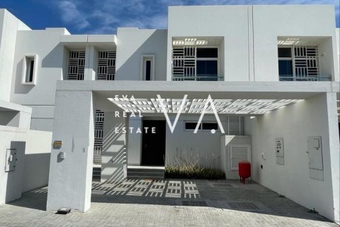 Városi lakóépület itt: Dubai, EAE, 3 hálószoba, 190 m², azonosító: 637747 - fénykép 1