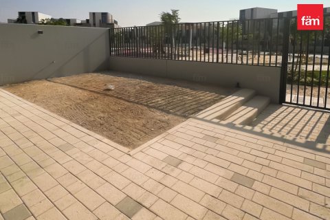 Villa te huur in Dubai, VAE 3 slaapkamers, 168 vr.m., nr 660542 - foto 1