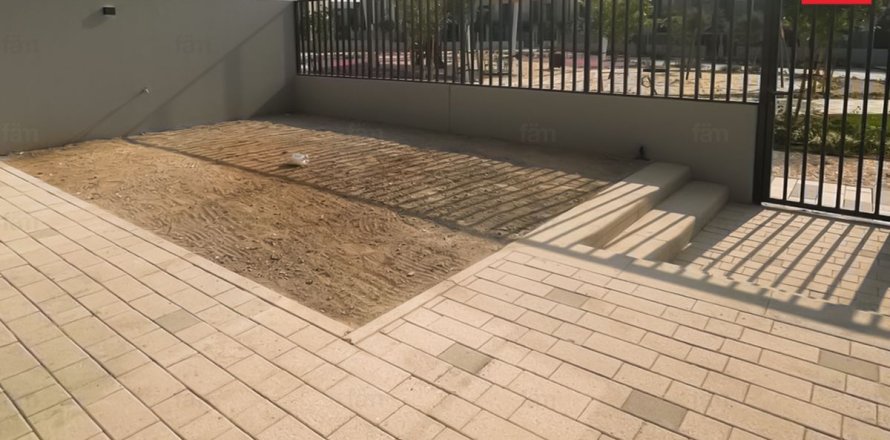 Villa in Dubai, VAE 3 slaapkamers, 168 vr.m. nr 660542