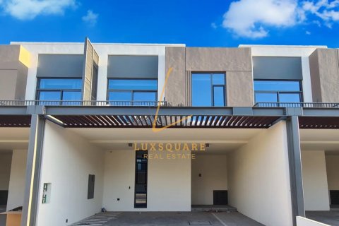 Снять в аренду виллу в Arabian Ranches 3, Дубай, ОАЭ 3 спальни, 128м2, № 659927 - фото 1