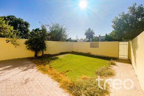 Villa in The Springs, Dubai, UAE 3 bedrooms, 228.17 sq.m. № 733643 - photo 2