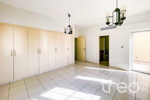 Villa in The Springs, Dubai, UAE 3 bedrooms, 228.17 sq.m. № 733643 - photo 5
