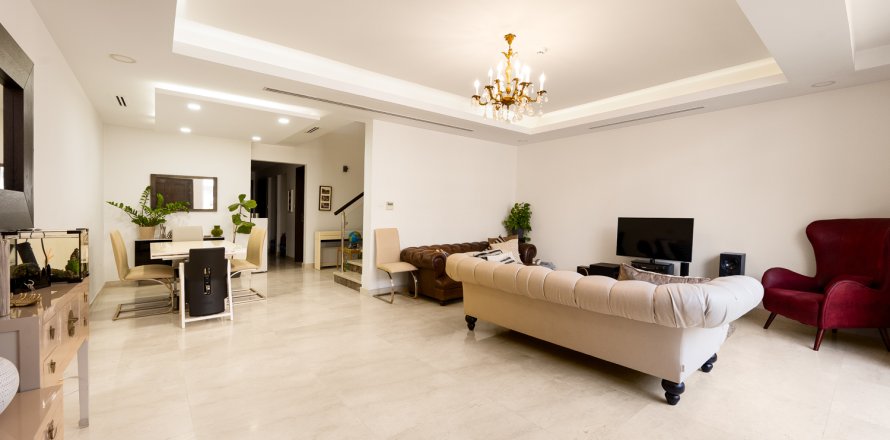 Ridamaja asukohaga Jumeirah Village Circle, Dubai, AÜE: 4 magamistoaga, 162.92 m² Nr 749215