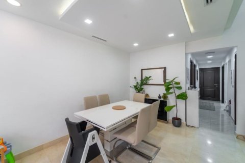 Városi lakóépület itt: Jumeirah Village Circle, Dubai, EAE, 4 hálószoba, 162.92 m², azonosító: 749215 - fénykép 3