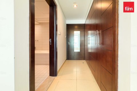 Huoneisto Downtown Dubai (Downtown Burj Dubai), Arabiemiraatit 2 makuuhuonetta, 120.7 m2 № 669815 - kuva 10