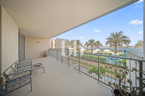 Adosado en venta en Al Raha Beach, Abu Dhabi, EAU 3 dormitorios, 323 m2 № 642522 - foto 1