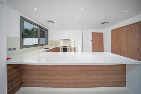 Huvila Yas Island, Abu Dhabi, Arabiemiraatit 4 makuuhuonetta, 355 m2 № 642523 - kuva 14