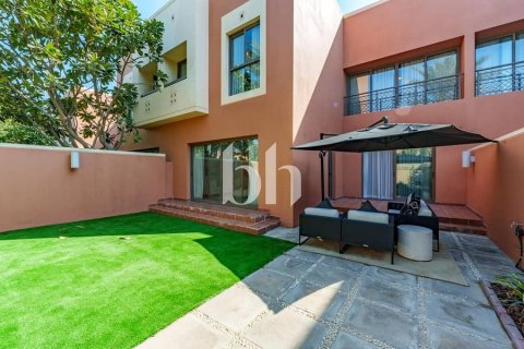 Vila di Abu Dhabi, UEA 4 kamar tidur, 263 m2 nomor 642521 - foto 16