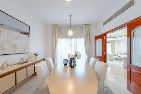 Vila di Abu Dhabi, UEA 4 kamar tidur, 263 m2 nomor 642521 - foto 13