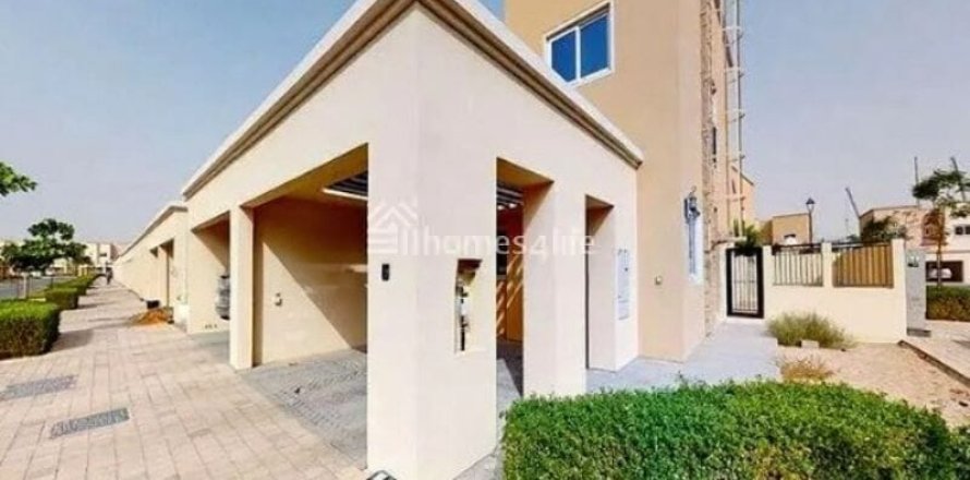 ویلا در Dubai Land، Dubai ، امارات متحده عربی 4 خوابه ، 383 متر مربع.  شماره 715195