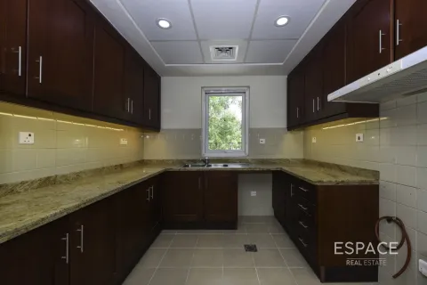 Willa na sprzedaż w Arabian Ranches, Dubai, ZEA 4 sypialnie, 273 mkw., nr 649619 - zdjęcie 4