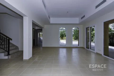 Willa na sprzedaż w Arabian Ranches, Dubai, ZEA 4 sypialnie, 273 mkw., nr 649619 - zdjęcie 2